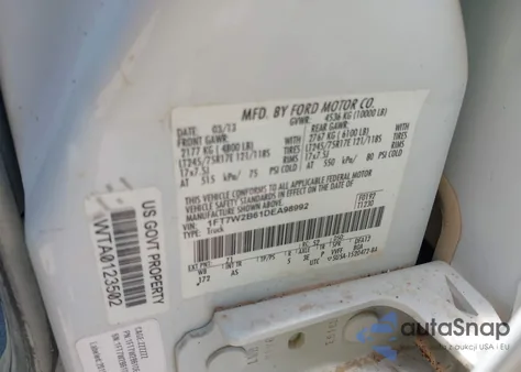 2013 Ford F-250 Xl z USA, uszkodzony, nr VIN 1FT7W2B61DEA98992